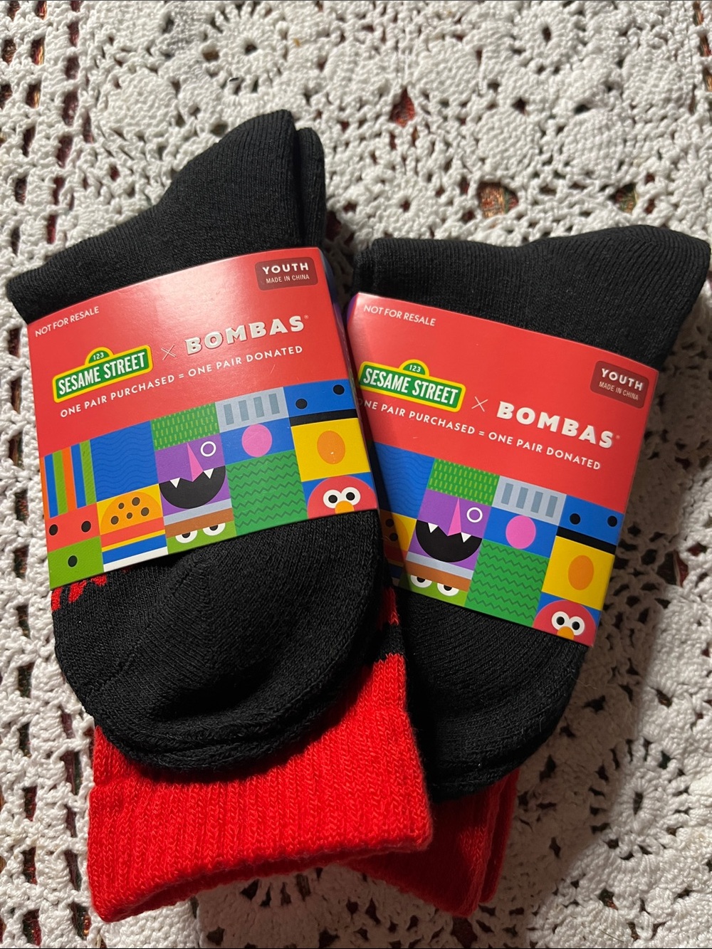 Bombas ELMO Youth Socks in Black and Red Sesame Street limited edition Two pairs